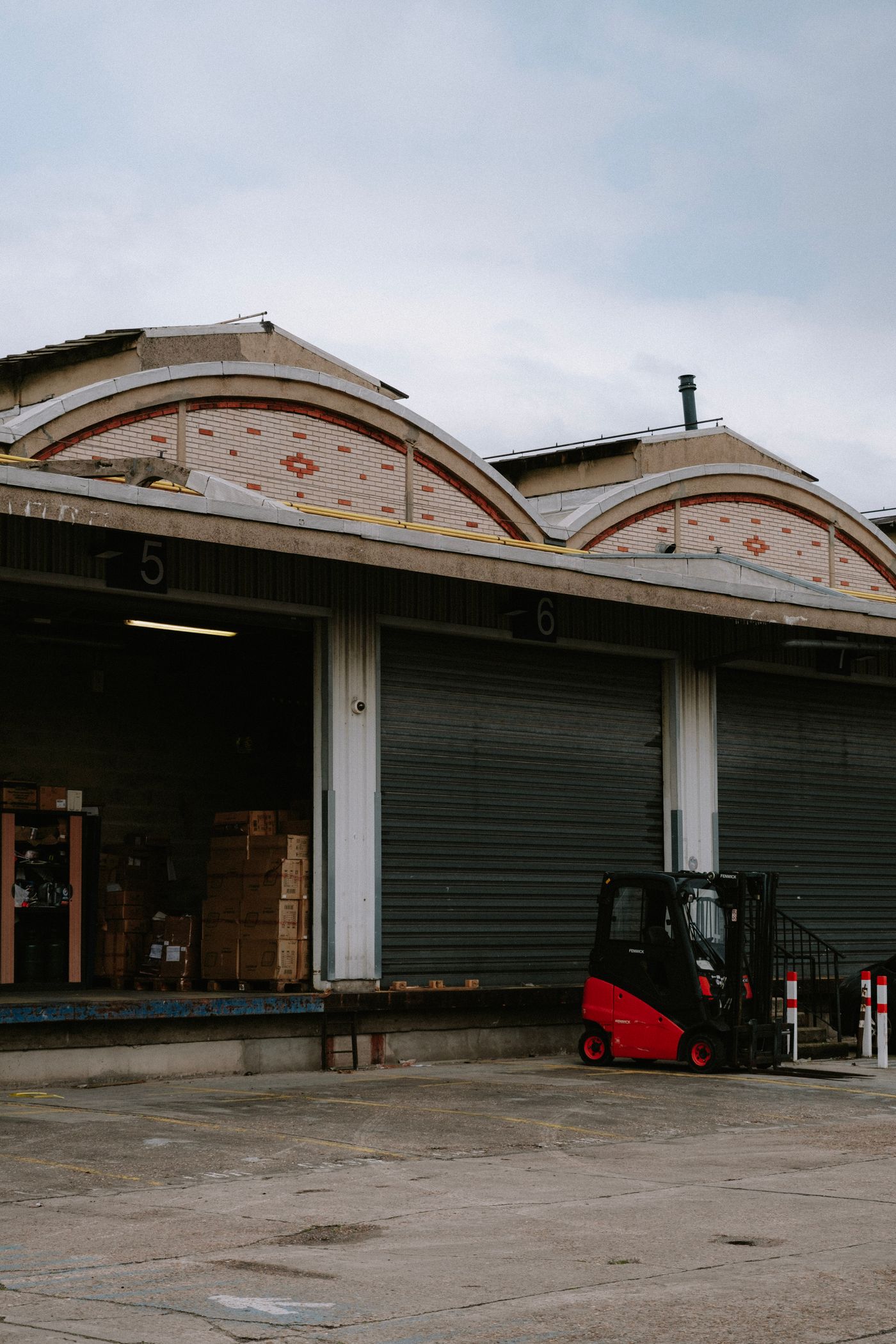 Wholesale motor oil distributors - Britannia warehouse stocking bulk engine oils and hydraulic fluids in the UK